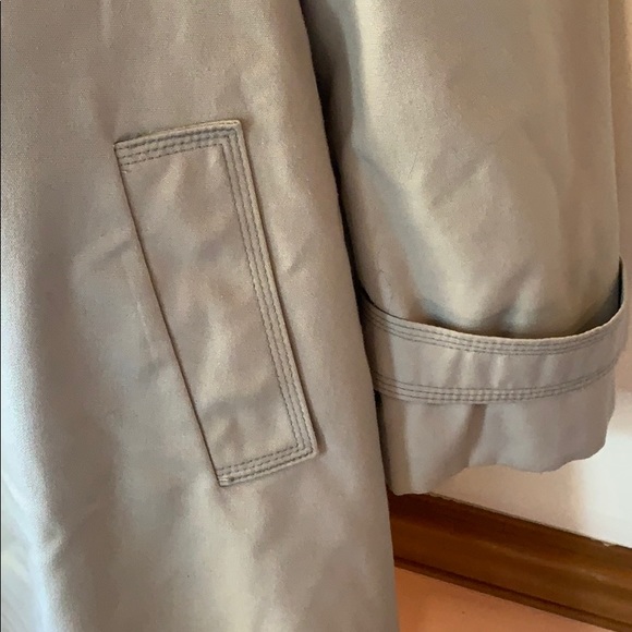 Lovely Jacket - Picture 5 of 5